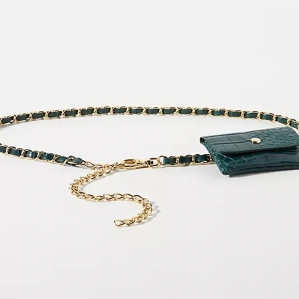 - Anthropologie  Green Chain Belt Coin Pouch XS/S